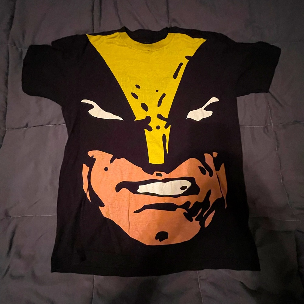 Marvel Wolverine graphic tee large